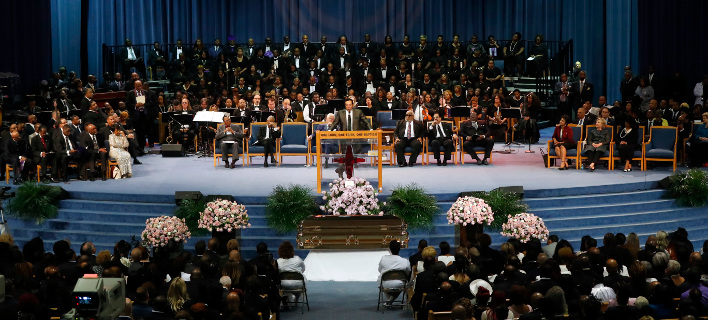 Πλήθος κόσμου παραβρέθηκε στην κηδεία της Αρίθα Φράνκλιν. Φωτογραφία: AP