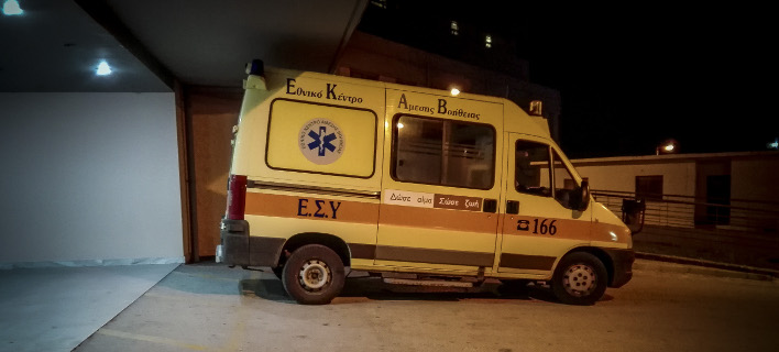 Το θύμα πήγε στο νοσοκομείο (Φωτογραφία αρχείου: EUROKINISSI/ΘΑΝΑΣΗΣ ΚΑΛΛΙΑΡΑΣ)