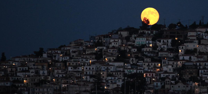 Αυγουστιάτικο φεγγάρι στις ομορφότερε γωνιές της Ελλάδας -140 εκδηλώσεις για την πανσέληνο [λίστα]