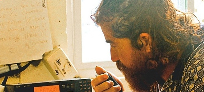 Ασύλληπτο: Επλεε στον ωκεανό με το πτώμα του φίλου του – Διασώθηκε 14 μήνες μετά [εικόνες] 