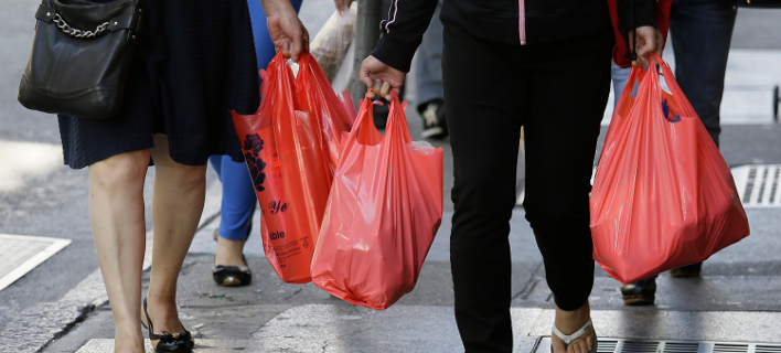Αυστραλία: Οι 2 μεγαλύτερες αλυσίδες σούπερ μάρκετ σταμάτησαν να χρεώνουν τις πλαστικές σακούλες