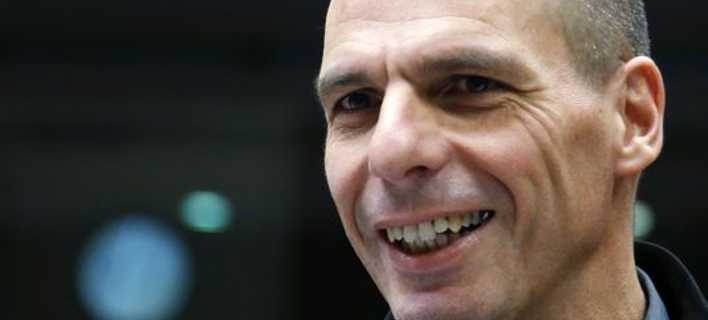Le Monde: Ο Γιάνης Βαρουφάκης είναι ξένος ανάμεσα στους μεγάλους υπουργούς Οικονομικών