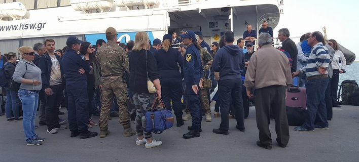 Eνταση στο Βόλο: Απεργοί εμπόδισαν ταχύπλοο να φύγει από το λιμάνι [εικόνα]