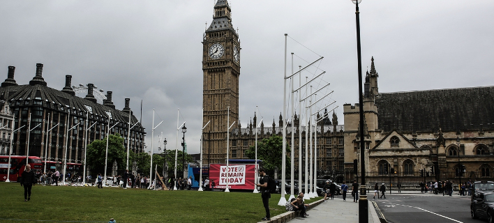 Brexit: Διπλασιάστηκαν οι Βρετανοί που θέλουν να αποκτήσουν ιρλανδικό διαβατήριο -Εξαντλήθηκαν οι αιτήσεις