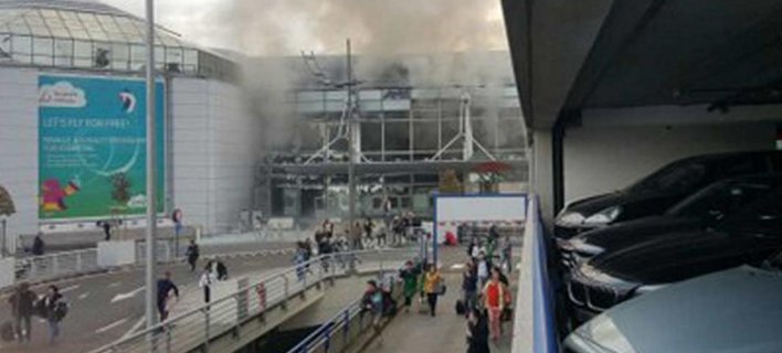 Η στιγμή που ο κόσμος τρέχει πανικόβλητος στις Βρυξέλλες - Δευτερόλεπτα μετά την έκρηξη [βίντεο]