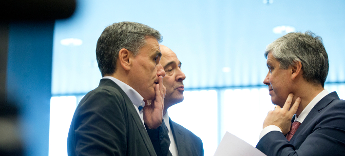 O ÏÏÏεδÏÎ¿Ï ÏοÏ
Eurogroup ÎάÏιο ΣενÏÎνο με Ïον ÎÏ
κλείδη ΤÏακαλÏÏο και Ïον ΠιÎÏ ÎοÏκοβιÏί/ΦÏÏογÏαÏία: AP