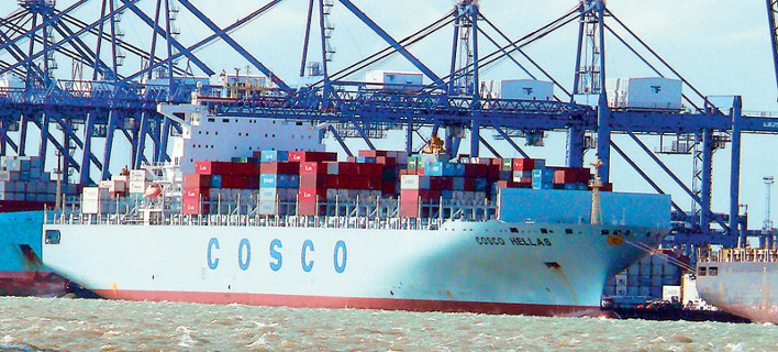 Γερμανικός Τύπος: Η Cosco θέλει να κάνει τον Πειραιά κόμβο μεταφοράς αυτοκινήτων