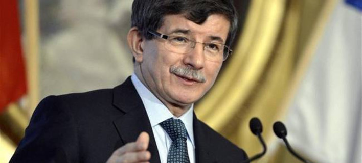 Ο Νταβούτογλου αύξησε τον κατώτατο μισθό κατά 30% και μηδένισε το ΦΠΑ σε συγκεκριμένα προϊόντα