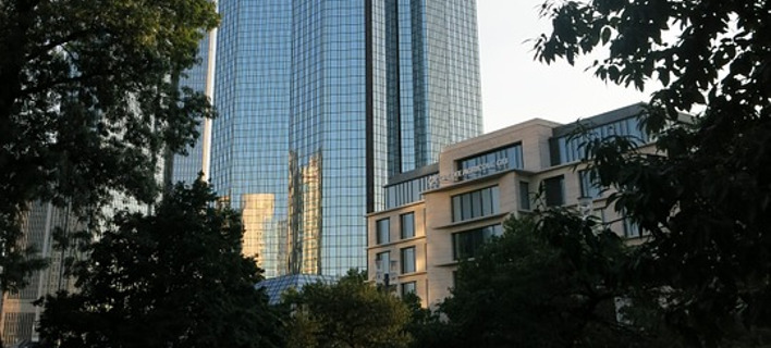 Συναγερμός στην ΕΕ για την κατάρρευση της Deutsche Bank - «Βουτιά» -7,5%