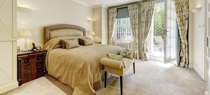 Το φωτεινό διαμέρισμα του Ωνάση και της Τζάκι στο Λονδίνο πωλείται αντί 8,3 εκατ. ευρώ [εικόνες]