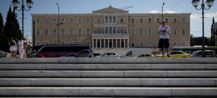 Î— Ï€Î»Î±Ï„ÎµÎ¯Î± Î£Ï…Î½Ï„Î¬Î³Î¼Î±Ï„Î¿Ï‚ ÎºÎ±Î¹ Ï„Î¿ ÎºÏ„Î¯ÏÎ¹Î¿ Ï„Î·Ï‚ Î’Î¿Ï…Î»Î®Ï‚/Î¦Ï‰Ï„Î¿Î³ÏÎ±Ï†Î¯Î±: Eurokinissi