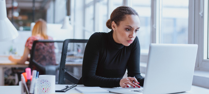 Κρατήστε τη φόρμα σας και στη δουλειά - 5 τιπς για να μην πάρετε κιλά [εικόνα & βίντεο]