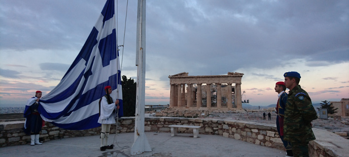 Η γερμανική εφημερίδα Die Zeit λέει ότι «κάτι αλλάζει στην Ελλάδα»