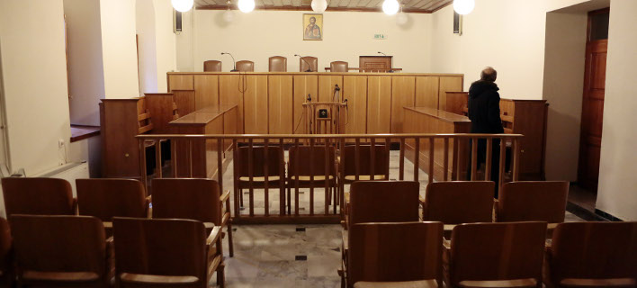 Συμβολαιογράφοι: Αναστέλλονται όλοι οι φυσικοί πλειστηριασμοί ως τις 31 Ιανουαρίου