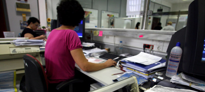 Εφοριακοί Αττικής: Το ΥΠΟΙΚ στοχοποιεί μικροοφειλέτες και παραγράφει χιλιάδες μεγάλες υποθέσεις φοροδιαφυγής