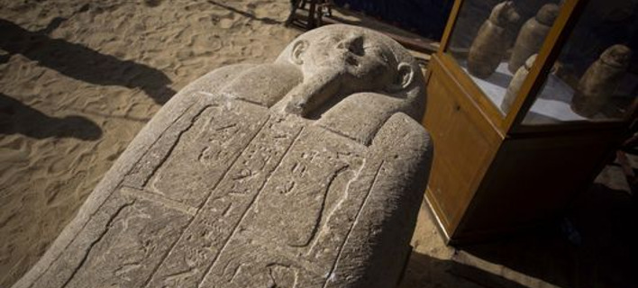Σπουδαία ανακάλυψη: Βρήκαν αρχαία πόλη των νεκρών στην Αίγυπτο, με σαρκοφάγους και θησαυρούς [εικόνες] 