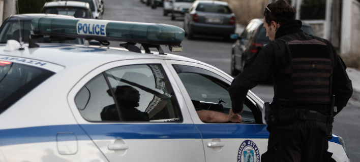 Εκαψαν δύο οχήματα στον δήμο Ζωγράφου (Φωτογραφία αρχείου: EUROKINISSI/ΓΙΩΡΓΟΣ ΚΟΝΤΑΡΙΝΗΣ)