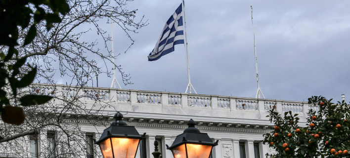 Βελτιωμένες οι προβλέψεις της Κομισιόν για την Ελλάδα: Υφεση το 2016, ανάπτυξη το 2017 και ανεργία 24,7%