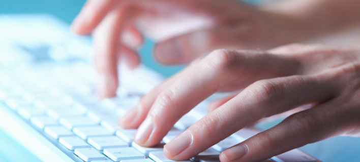 Γιατί άνδρες και γυναίκες γράφουν με διαφορετικό τρόπο e-mail