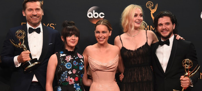 Βραβεία Emmy 2016: Σάρωσε το Game of Thrones και οι λαμπερές γυναίκες [εικόνες]