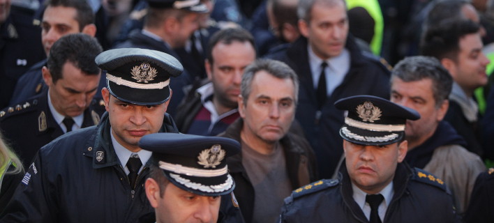 Περικοπές και στα ειδικά μισθολόγια -Ερχονται μειώσεις 20%