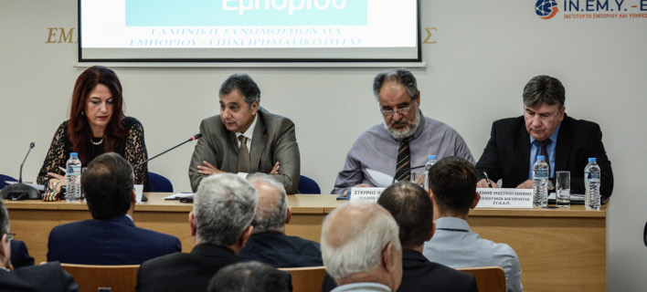 ΕΣΕΕ: Πάνω από 3,5 δισ. ευρώ χάνει το Δημόσιο από το παρεμπόριο