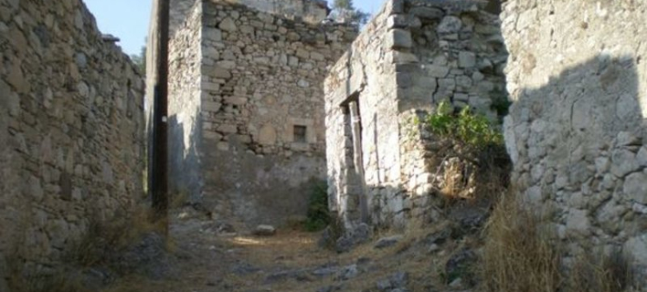 Αυτό είναι το χωριό που πωλείται στην Κρήτη -Τι λένε οι κάτοικοί του που το εγκατέλειψαν [εικόνες & βίντεο]
