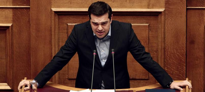 Το πήρε και η Le Figaro: «Μόνο ο αέρας που αναπνέουν δεν φορολογείται στην Ελλάδα»