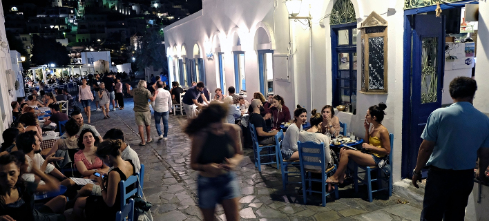 Οι φοροφυγάδες του 2017: Τα μπαράκια και τα μαγαζιά που δεν έκοβαν αποδείξεις και ο τραγουδιστής που είχε ξεχάσει να δηλώσει 600.000 ευρώ