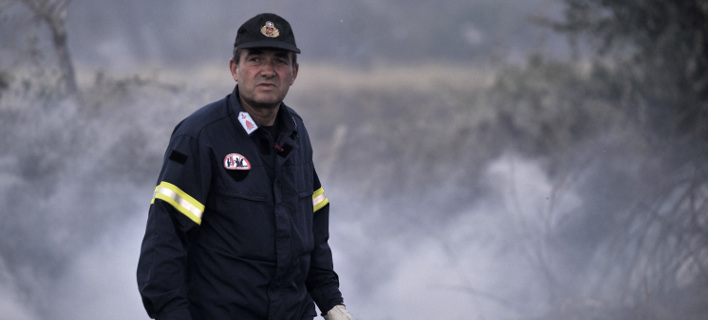 Σε εξέλιξη οι πυρκαγιές σε Ηλεία, Κορινθία, Κρήτη και Αυλώνα -«Μάχη» των πυροσβεστών λόγω ισχυρών ανέμων