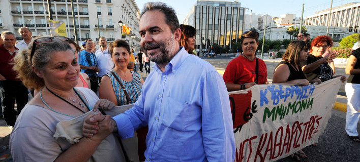 Ο Φωτόπουλος βρίζει τον ΣΥΡΙΖΑ: Πουλάει και διαλύει τη ΔΕΗ 