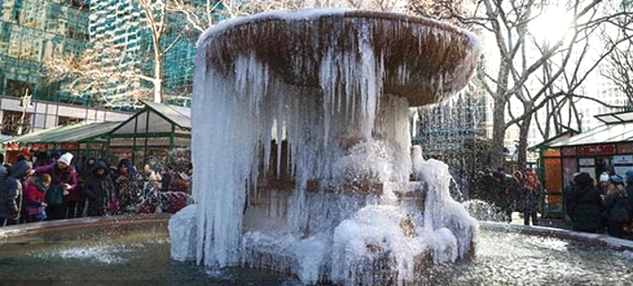 Φωτογραφία: Instagram/ Το παγωμένο συντριβάνι στο Bryant Park της Νέας Υόρκης έχει γίνει viral- Σαν έργο τέχνης [εικόνες]