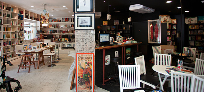 Αλλαγή εικόνας στη ΝΔ: Σε καφέ-βιβλιοπωλείο η παράδοση-παραλαβή Κικίλια-Σπυράκη