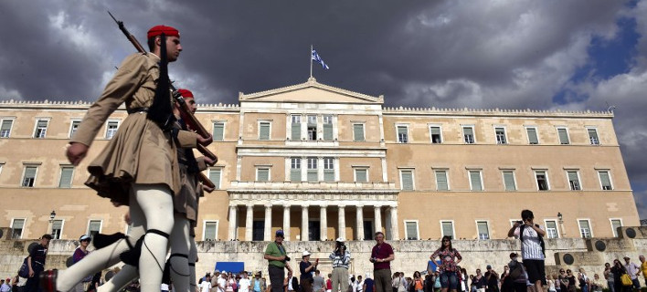 Spiegel: Και να μην πληρωθεί το ΔΤΝ δεν θεωρείται χρεοκοπία