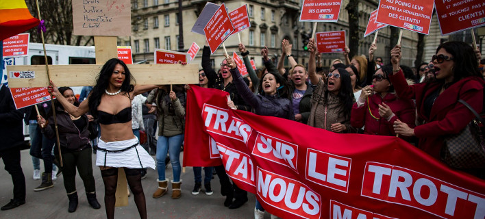 Απόφαση σταθμός στη Γαλλία - Πρόστιμο 1.500 ευρώ στους πελάτες πορνείων