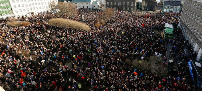Χιλιάδες Ισλανδοί στους δρόμους: Ζήτησαν την παραίτηση του πρωθυπουργού για τις offshore [εικόνες]