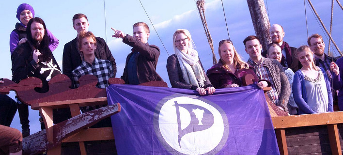 Ισλανδία: Καραμπόλα από τα Panama Papers -Εκτινάσσεται το Κόμμα των Πειρατών