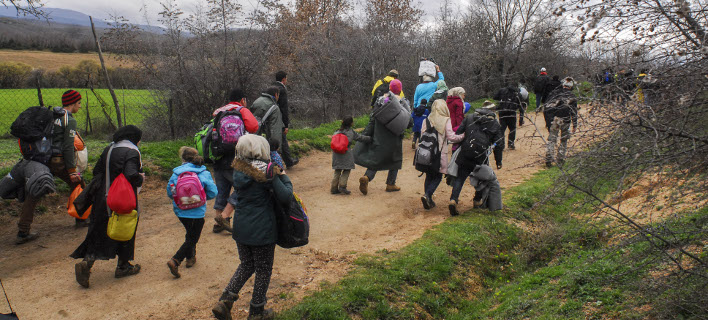 Πρόσφυγες επιστρέφουν στην Ειδομένη -Εξαιτίας φήμης ότι ανοίγουν τα σύνορα