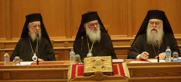 «Συνθηκολόγηση» Τσίπρα: Η Εκκλησία θα συναποφασίζει για τα βιβλία θρησκευτικών