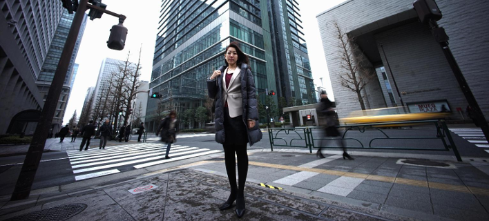 Οι Ιάπωνες αρνούνται να φύγουν από το γραφείο: Ψηφίστηκε νόμος που τους υποχρεώνει να πάρουν άδεια