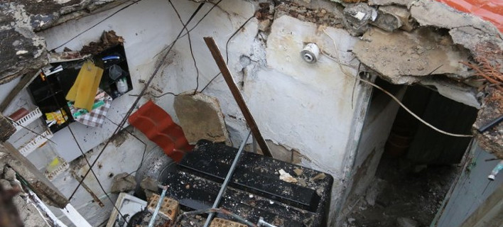 Hράκλειο: Κατέρρρευσε  η οροφή σπιτιού -Στο νοσοκομείο ένας ηλικιωμένος [εικόνες]