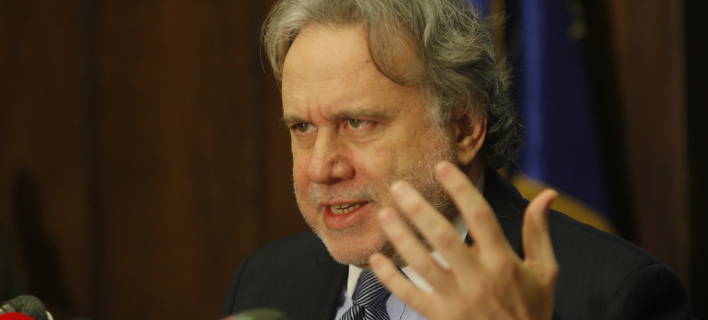 Κατρούγκαλος: Κόκκινη γραμμή οι ομαδικές απολύσεις 