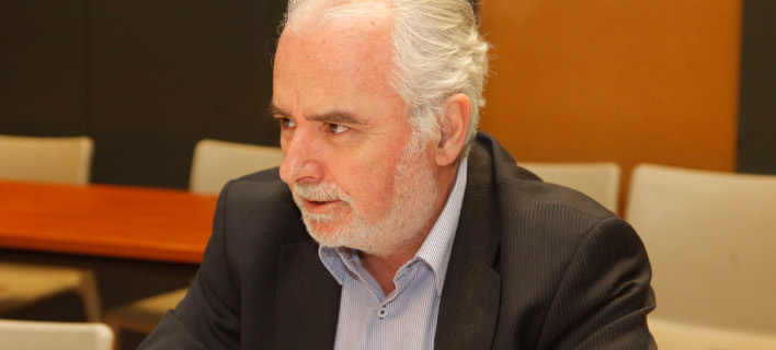 «Βόμβα» Κουτρουμάνη: Καταργείται η 35ετία στο Δημόσιο με κοινή υπουργική απόφαση