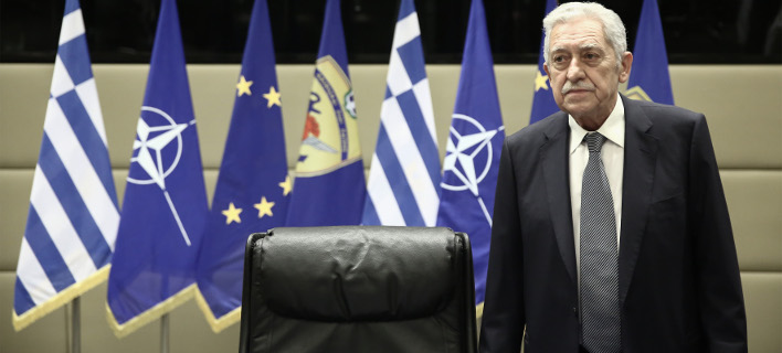 ÎοÏ
βÎληÏ: ÎÏιλογή ÎÏνÏογάν η ÏÏλληÏη ÏÏν 2 ÎλλήνÏν -ÎÏοÏεί να μείνοÏ
ν ÏÏη ÏÏ
λακή για 18 μήνεÏ