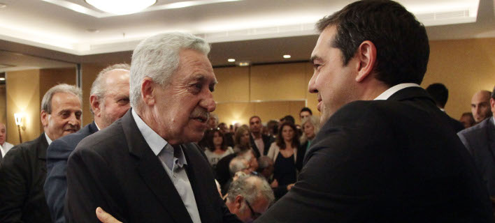 Ο Αλέξης Τσίπρας με τον Φώτη Κουβέλη (Φωτογραφία: EUROKINISSI/ ΓΙΑΝΝΗΣ ΠΑΝΑΓΟΠΟΥΛΟΣ)