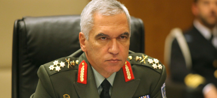 Επίτιμος αρχηγός ΓΕΕΘΑ για τους δύο Ελληνες στρατιωτικούς: Ολες μας οι σκέψεις μαζί τους