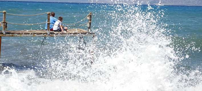 Καιρός: Πολλά μποφόρ και την Τετάρτη -Αμετάβλητη η θερμοκρασία