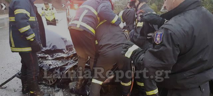 Τραγωδία στην Εθνική Αθηνών-Λαμίας: Οχημα καρφώθηκε σε νταλίκα, νεκρός ο οδηγός