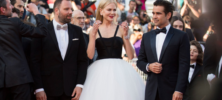 Ο Λάνθιμος αγκαζέ με τη (θεά) Νικόλ Κίντμαν και τον Κόλιν Φάρελ στο κόκκινο χαλί των Καννών -Μετά τη γιούχα [εικόνες & βίντεο]
