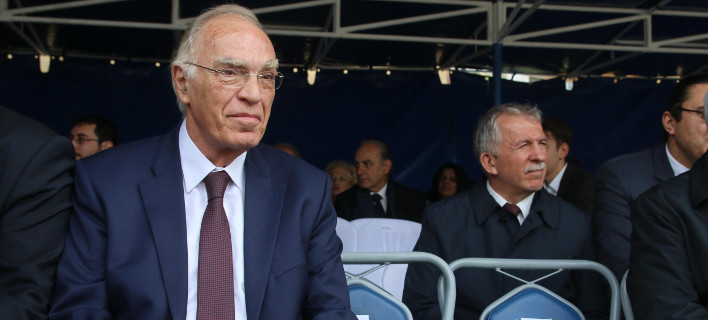 Ενωση Κεντρώων: Οι ξένοι κρατούν τον Τσίπρα επειδή τα υπογράφει όλα